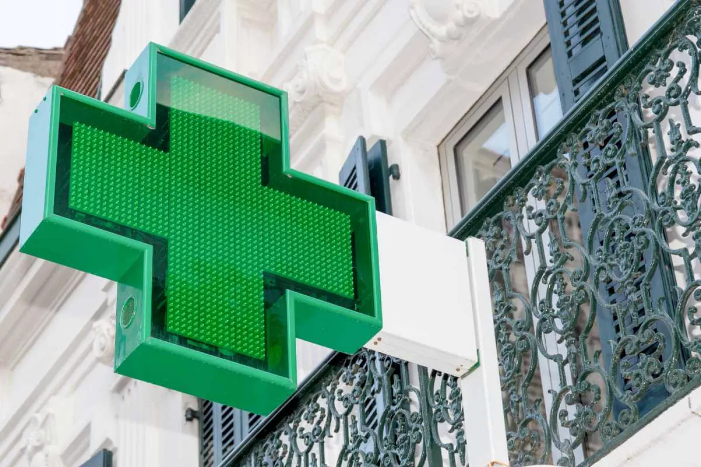 Portada de Farmacia de Guardia en Burguillos.